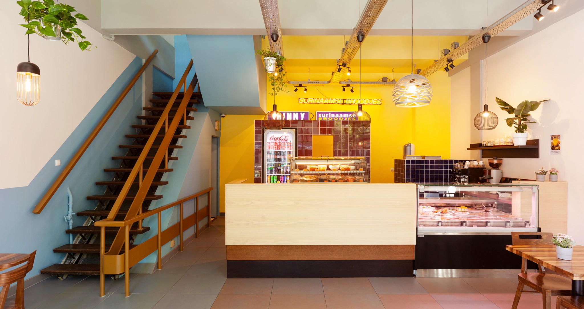 lagado-architects-chinny-surinaamse-broodjes-lijnbaan-rotteram-interieur-kleur