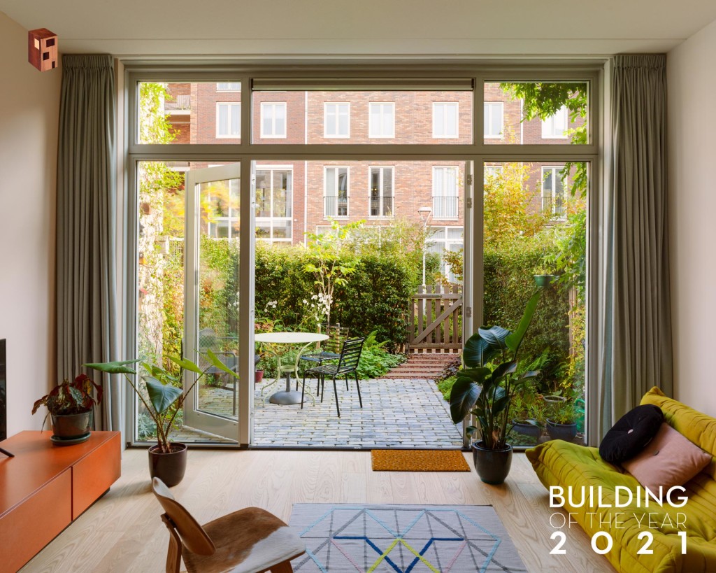 1-LAGADO-architects-workhome-playhome-Rotterdam-interior-garden-living-orange-ligne-roset-valchromat-by-Ruben-Dario-Kleimeer_BOTY21
